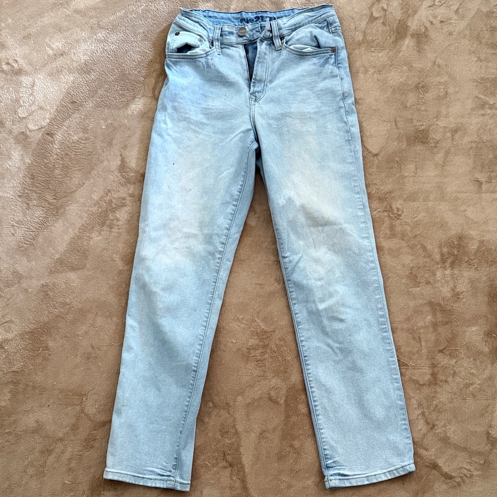 Rue21 Light Wash Straight Leg Jeans
